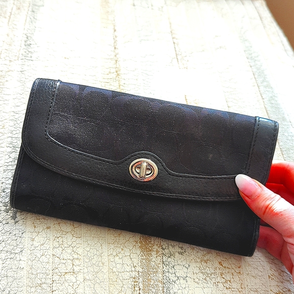 Vintage Y2K Coach Wallet - Picture 9 of 17